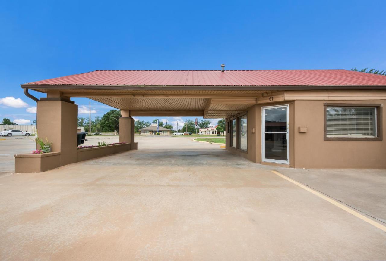 Americas Best Value Inn Woodward At 8Th St Zewnętrze zdjęcie