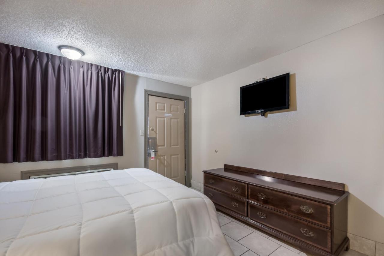 Americas Best Value Inn Woodward At 8Th St Zewnętrze zdjęcie