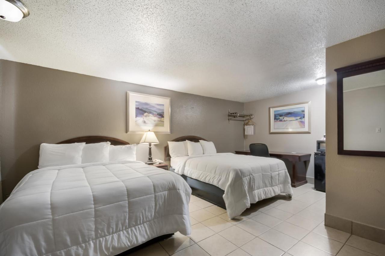 Americas Best Value Inn Woodward At 8Th St Zewnętrze zdjęcie