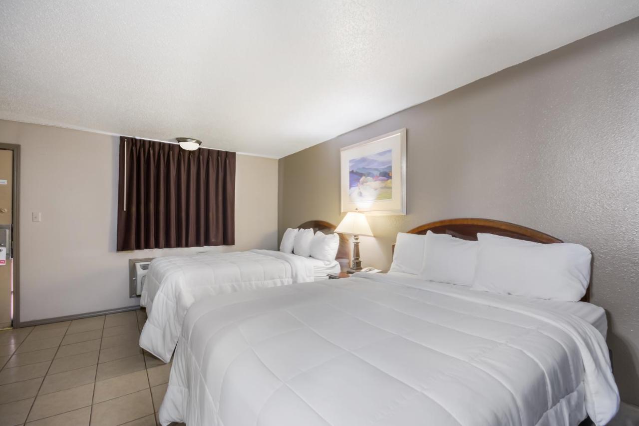 Americas Best Value Inn Woodward At 8Th St Zewnętrze zdjęcie