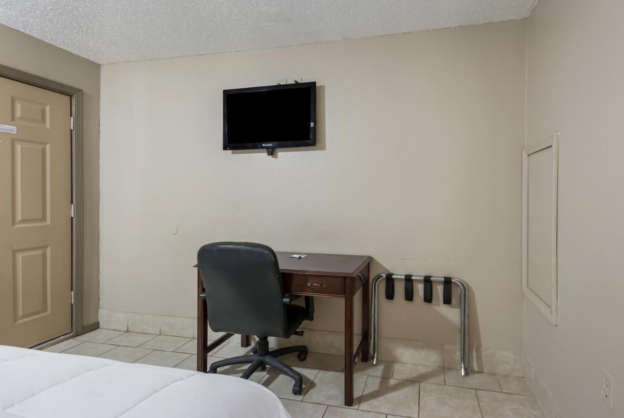 Americas Best Value Inn Woodward At 8Th St Zewnętrze zdjęcie