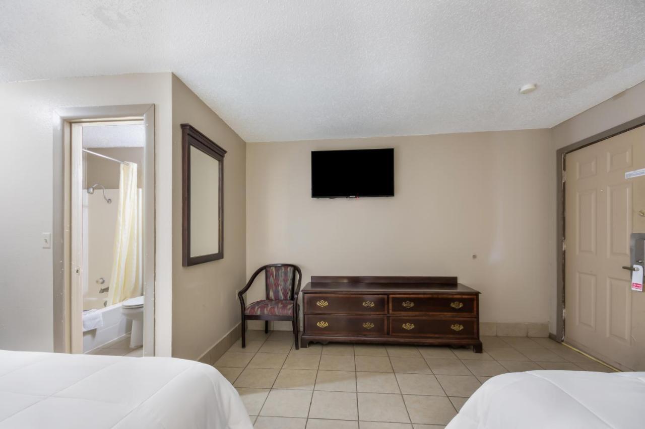 Americas Best Value Inn Woodward At 8Th St Zewnętrze zdjęcie