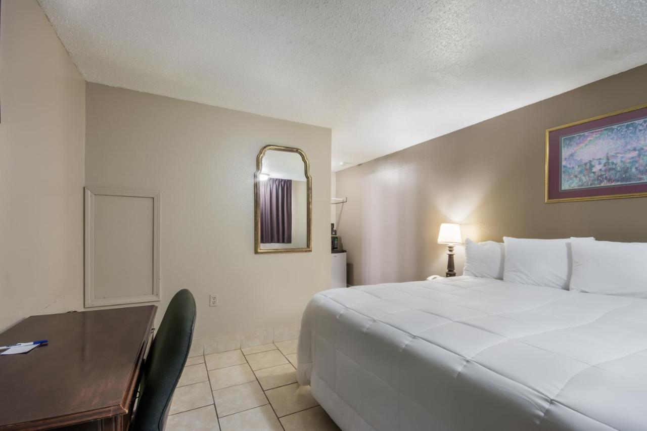 Americas Best Value Inn Woodward At 8Th St Zewnętrze zdjęcie