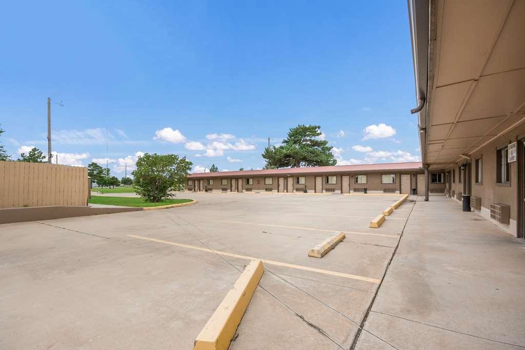 Americas Best Value Inn Woodward At 8Th St Zewnętrze zdjęcie