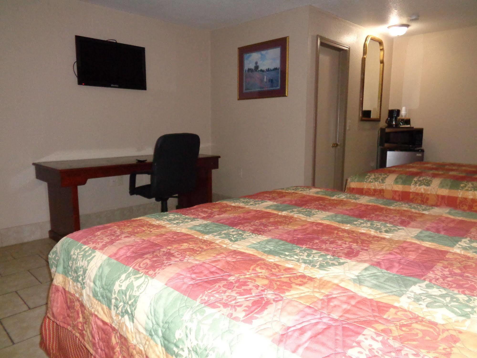 Americas Best Value Inn Woodward At 8Th St Zewnętrze zdjęcie